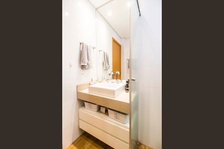 Apartamento à venda com 172m², 3 quartos e 3 vagas Apartamento à venda com 172m², 3 quartos e 3 vagasBanheiro