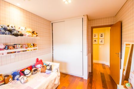 Apartamento à venda com 172m², 3 quartos e 3 vagas Apartamento à venda com 172m², 3 quartos e 3 vagasSuíte 2