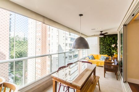 Apartamento à venda com 172m², 3 quartos e 3 vagas Apartamento à venda com 172m², 3 quartos e 3 vagasVaranda gourmet