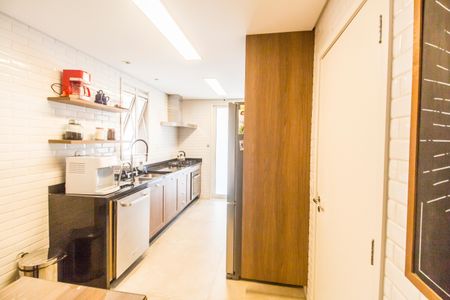 Apartamento à venda com 172m², 3 quartos e 3 vagas Apartamento à venda com 172m², 3 quartos e 3 vagasCozinha