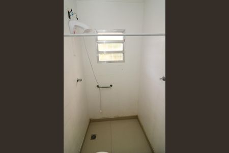 Casa à venda com 347m², 4 quartos e 6 vagasBanheiro de serviço