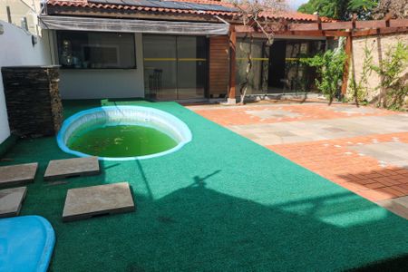 Casa à venda com 347m², 4 quartos e 6 vagasPiscina