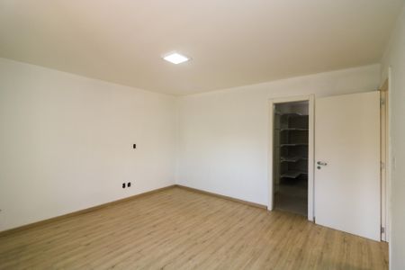 Casa à venda com 347m², 4 quartos e 6 vagasQuarto Suíte