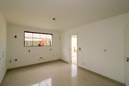 Casa à venda com 347m², 4 quartos e 6 vagasCozinha