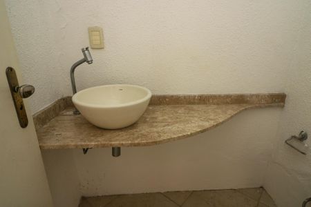 Casa à venda com 347m², 4 quartos e 6 vagasLavabo 2