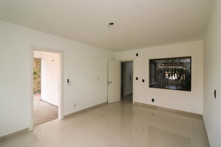 Casa à venda com 347m², 4 quartos e 6 vagasCozinha