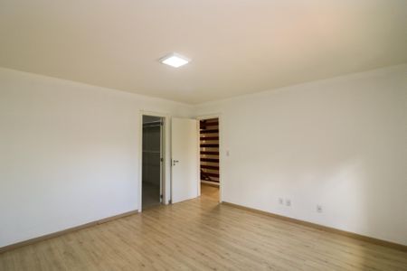 Casa à venda com 347m², 4 quartos e 6 vagasQuarto Suíte