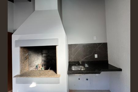 Casa de condomínio à venda com 102m², 3 quartos e 2 vagas Casa de condomínio à venda com 102m², 3 quartos e 2 vagasChurrasqueira
