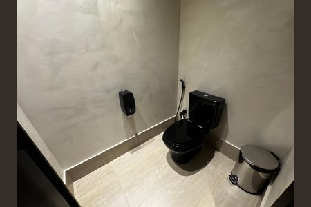 Apartamento para alugar com 109m², 3 quartos e 2 vagas Apartamento para alugar com 109m², 3 quartos e 2 vagasArea comum - Banheiro salão de festa