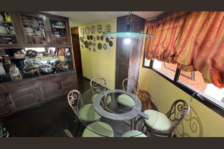 Apartamento à venda com 240m², 3 quartos e 3 vagas Apartamento à venda com 240m², 3 quartos e 3 vagasCopa