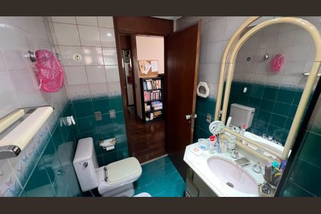 Apartamento à venda com 240m², 3 quartos e 3 vagas Apartamento à venda com 240m², 3 quartos e 3 vagasBanheiro da Suíte 2