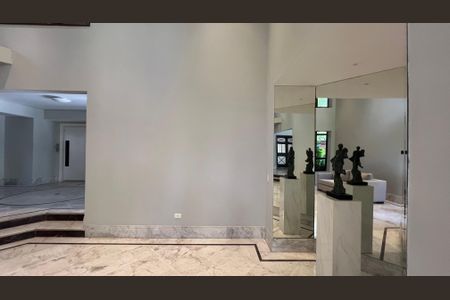 Apartamento à venda com 240m², 3 quartos e 3 vagas Apartamento à venda com 240m², 3 quartos e 3 vagasHall de entrada