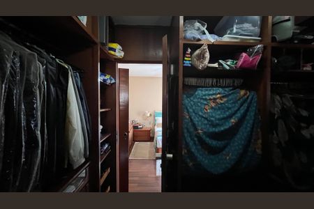 Apartamento à venda com 240m², 3 quartos e 3 vagas Apartamento à venda com 240m², 3 quartos e 3 vagasCloset da Suíte 3