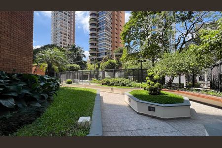 Apartamento à venda com 240m², 3 quartos e 3 vagas Apartamento à venda com 240m², 3 quartos e 3 vagasÁrea comum