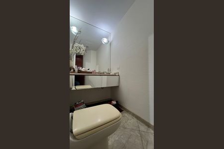 Apartamento à venda com 240m², 3 quartos e 3 vagas Apartamento à venda com 240m², 3 quartos e 3 vagasLavabo