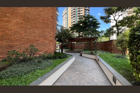 Apartamento à venda com 240m², 3 quartos e 3 vagas Apartamento à venda com 240m², 3 quartos e 3 vagasÁrea comum