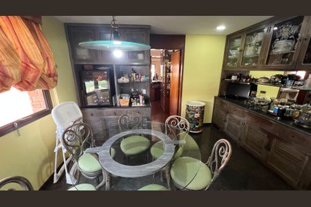 Apartamento à venda com 240m², 3 quartos e 3 vagas Apartamento à venda com 240m², 3 quartos e 3 vagasCopa