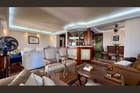 Apartamento à venda com 240m², 3 quartos e 3 vagas Apartamento à venda com 240m², 3 quartos e 3 vagasSala