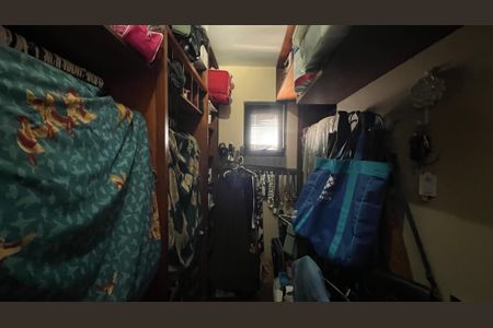 Apartamento à venda com 240m², 3 quartos e 3 vagas Apartamento à venda com 240m², 3 quartos e 3 vagasCloset da Suíte 3