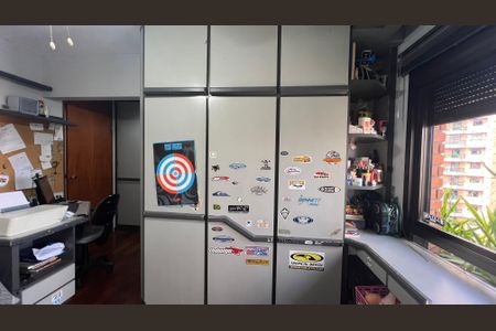 Apartamento à venda com 240m², 3 quartos e 3 vagas Apartamento à venda com 240m², 3 quartos e 3 vagasSuíte 1