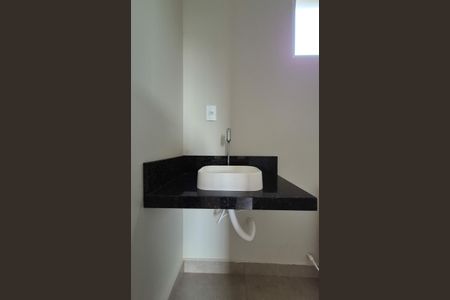 Casa à venda com 184m², 3 quartos e 4 vagas Casa à venda com 184m², 3 quartos e 4 vagasBanheiro da suíte