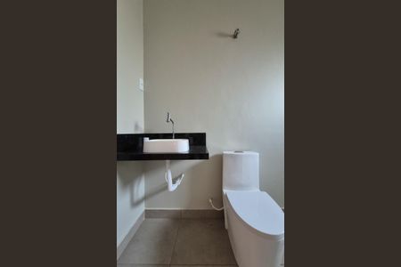 Casa à venda com 184m², 3 quartos e 4 vagas Casa à venda com 184m², 3 quartos e 4 vagasBanheiro da suíte 2