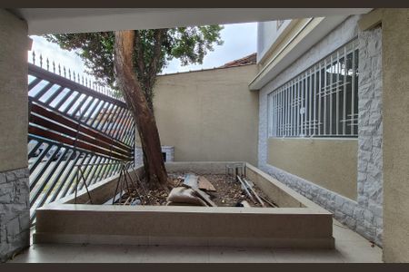 Casa à venda com 184m², 3 quartos e 4 vagas Casa à venda com 184m², 3 quartos e 4 vagasÁrea externa