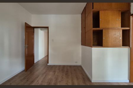 Casa à venda com 184m², 3 quartos e 4 vagas Casa à venda com 184m², 3 quartos e 4 vagasSuíte