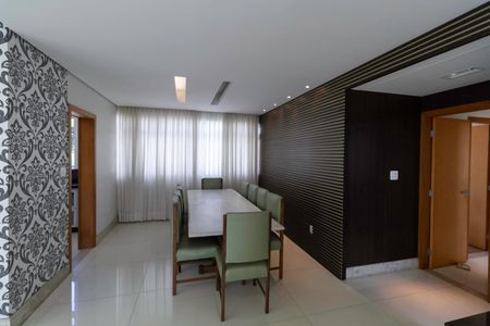 Apartamento à venda com 270m², 4 quartos e 4 vagasSala