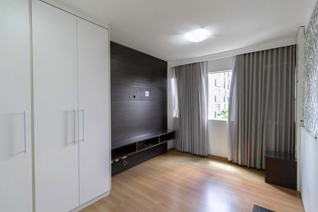 Apartamento à venda com 270m², 4 quartos e 4 vagasSuíte 2