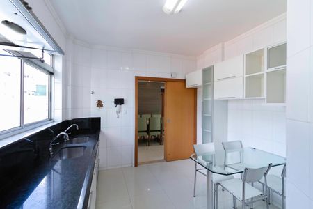 Apartamento à venda com 270m², 4 quartos e 4 vagasCozinha