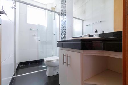 Apartamento à venda com 270m², 4 quartos e 4 vagasBanheiro social