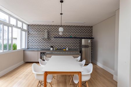 Apartamento à venda com 43m², 2 quartos e 1 vaga Apartamento à venda com 43m², 2 quartos e 1 vagaÁrea comum - Salão de festas