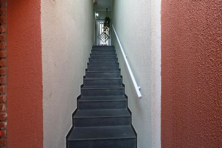 Casa à venda com 141m², 3 quartos e 2 vagasEscada externa