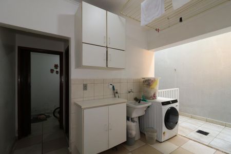 Casa à venda com 141m², 3 quartos e 2 vagasÁrea de Serviço