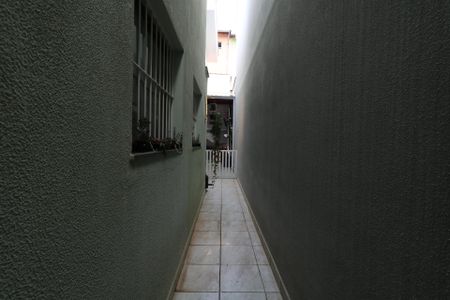 Casa à venda com 141m², 3 quartos e 2 vagasCorredor externo