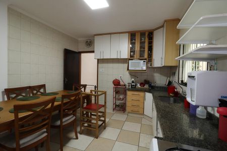 Casa à venda com 141m², 3 quartos e 2 vagasCozinha