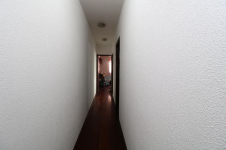 Casa à venda com 141m², 3 quartos e 2 vagasCorredor piso superior