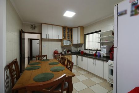 Casa à venda com 141m², 3 quartos e 2 vagasCozinha