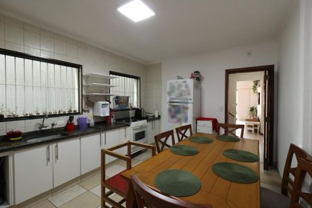 Casa à venda com 141m², 3 quartos e 2 vagasCozinha