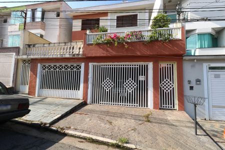 Casa à venda com 141m², 3 quartos e 2 vagasFachada