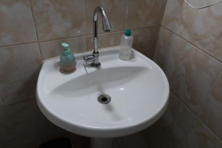 Casa à venda com 141m², 3 quartos e 2 vagasBanheiro Social - Pia