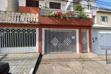 Casa à venda com 141m², 3 quartos e 2 vagasFachada