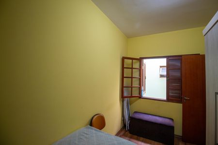 Casa à venda com 200m², 3 quartos e 3 vagas Casa à venda com 200m², 3 quartos e 3 vagasQuarto 2