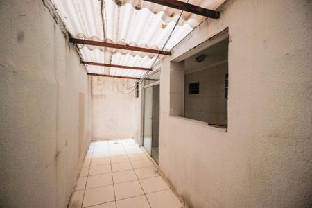 Apartamento à venda com 93m², 2 quartos e 1 vaga Apartamento à venda com 93m², 2 quartos e 1 vagaCorredor externo