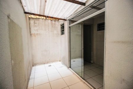 Apartamento à venda com 93m², 2 quartos e 1 vaga Apartamento à venda com 93m², 2 quartos e 1 vagaCorredor externo