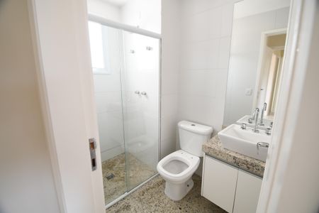 Apartamento à venda com 82m², 3 quartos e 2 vagasBanheiro 