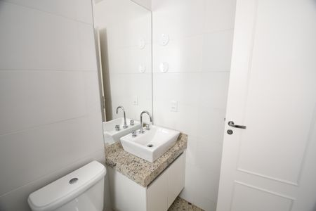 Apartamento à venda com 82m², 3 quartos e 2 vagasBanheiro 