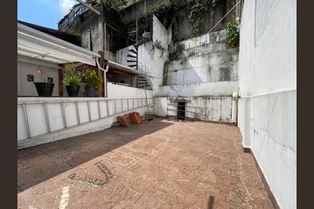 Casa à venda com 100m², 2 quartos e 1 vaga Casa à venda com 100m², 2 quartos e 1 vagaVaranda