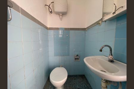 Casa à venda com 100m², 2 quartos e 1 vaga Casa à venda com 100m², 2 quartos e 1 vagaBanheiro de serviço